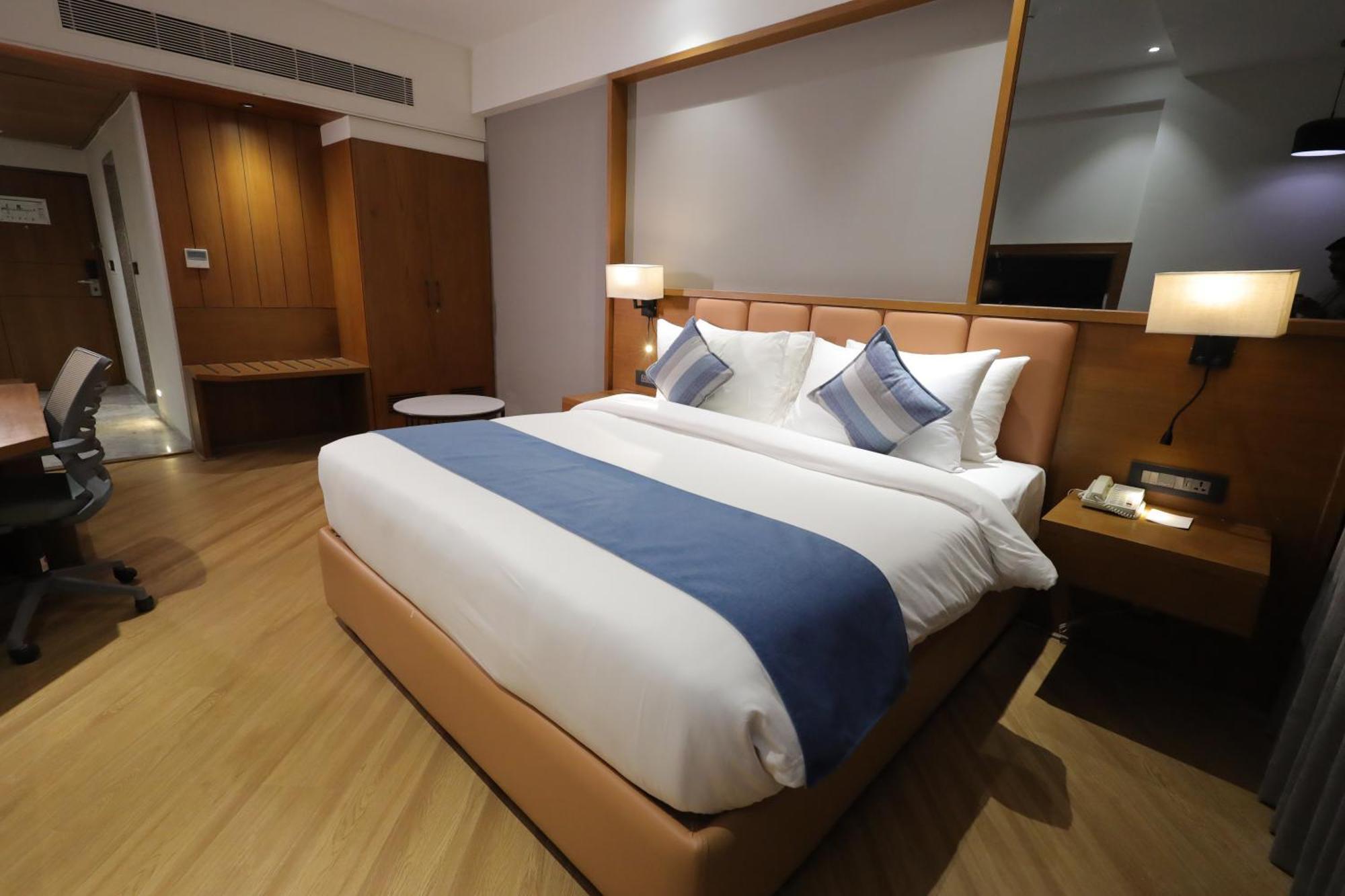 Ramada Encore By Wyndham Viramgam Exterior foto